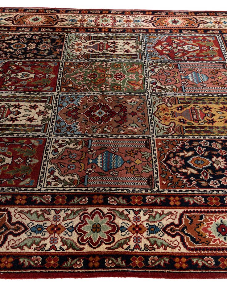 Detail image of 4' 1 x 5' 4 Hand Knotted Bakhtiar Oriental Wool Rug