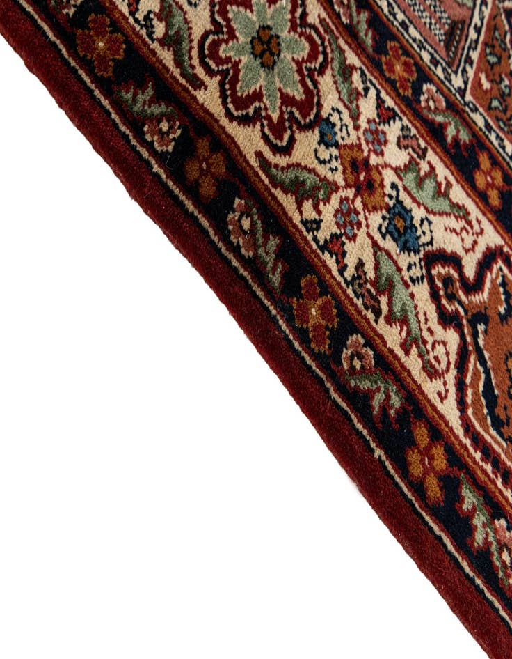 Detail image of 4' 1 x 5' 4 Hand Knotted Bakhtiar Oriental Wool Rug