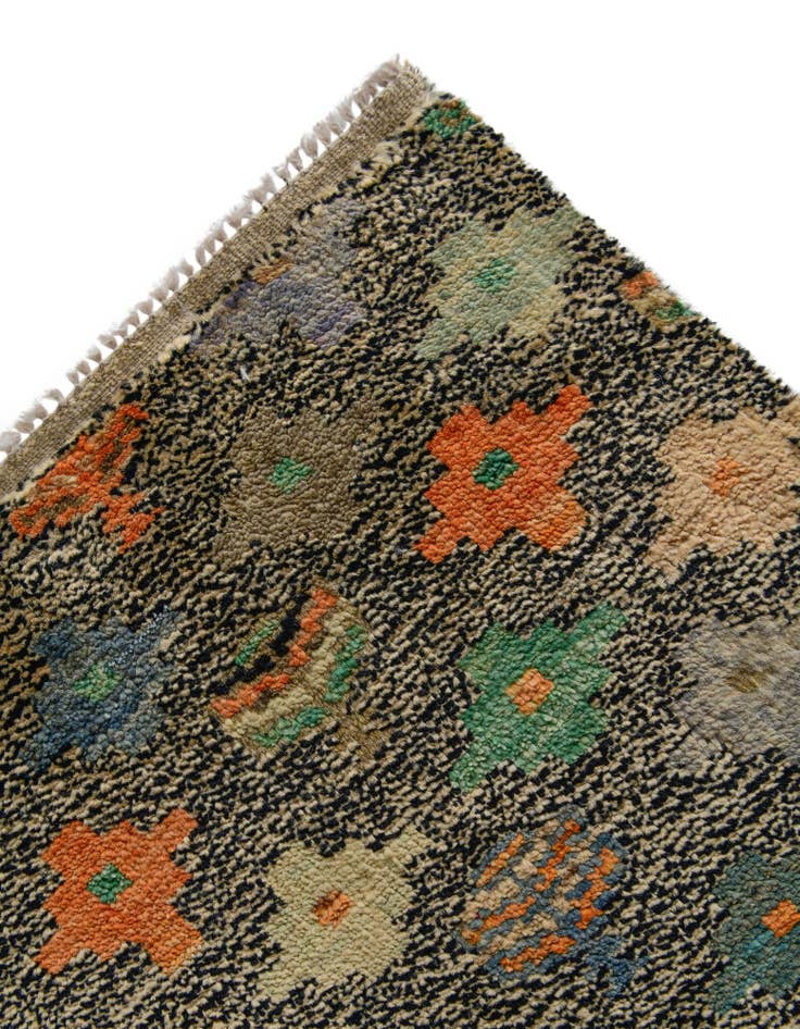 Detail image of 4' 5 x 6' Hand Knotted Balouch Wool Rug