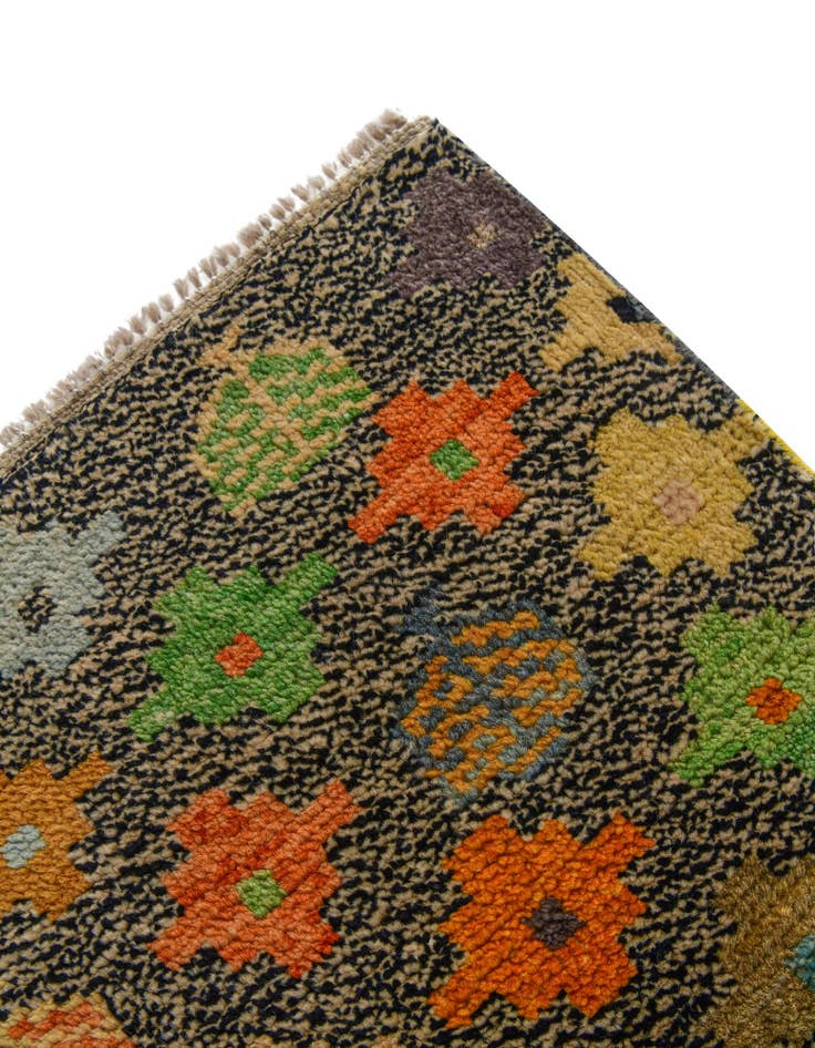 Detail image of 3' 2 x 4' 10 Hand Knotted Balouch Wool Rug