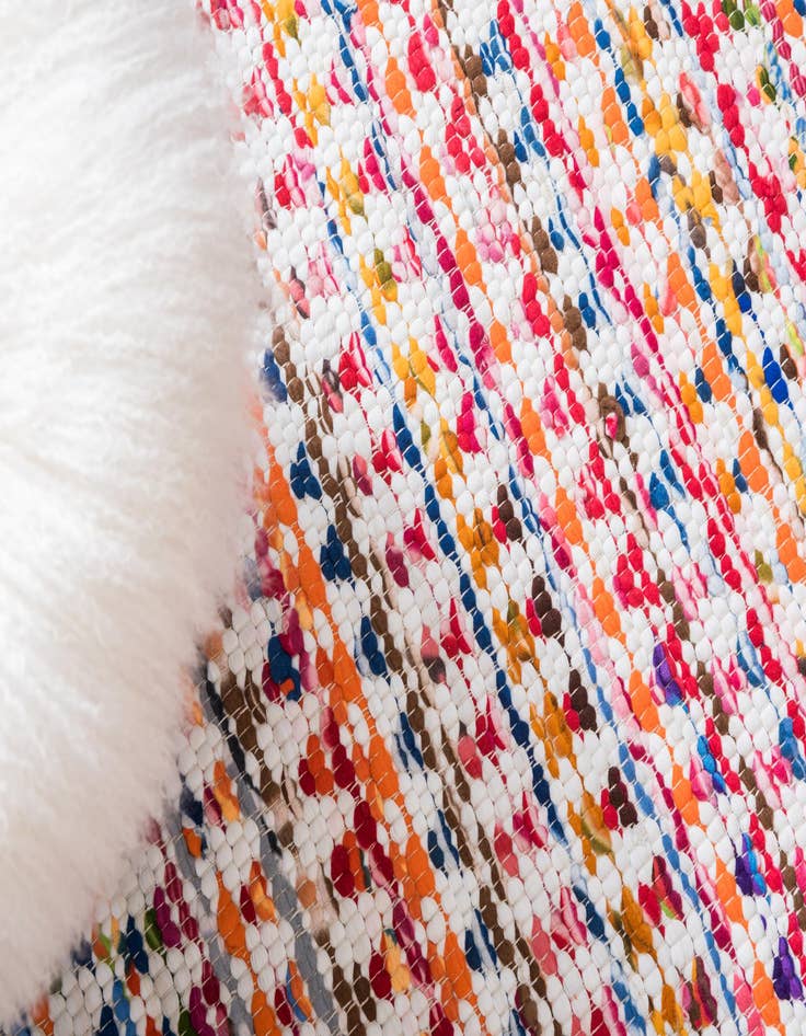 Detail image of  5' 1 x 8'  Hand Woven Braided Chindi Rug