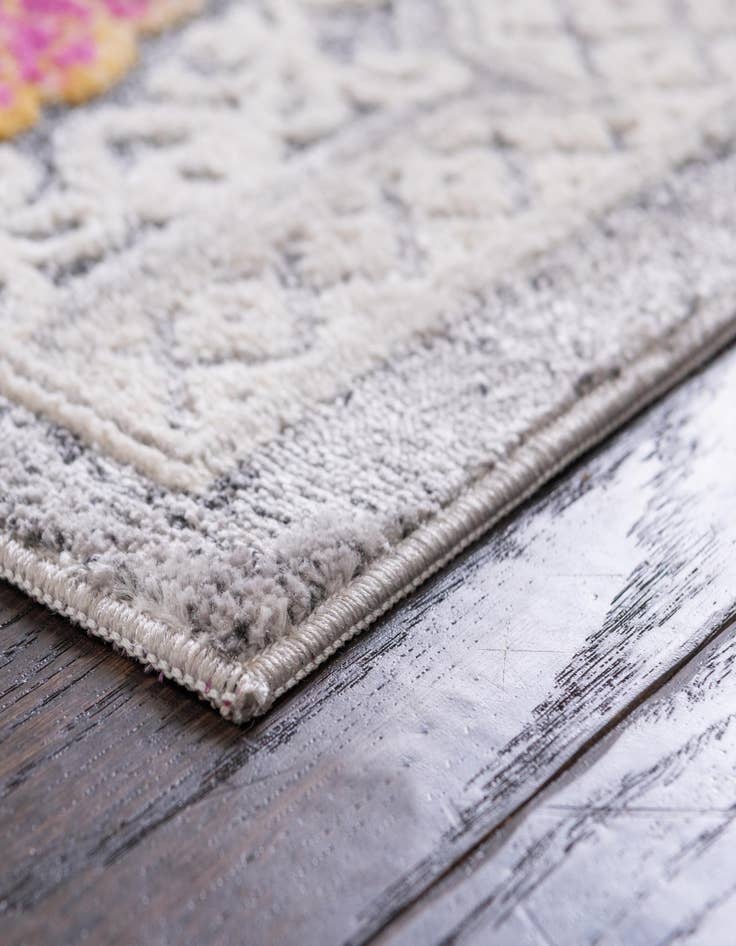 Detail image of  4' x 6' Budapest Rug