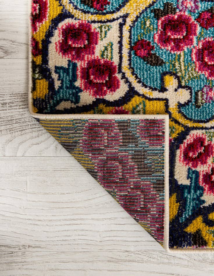 Detail image of  4' x 6'  Washable Carnevale Rug