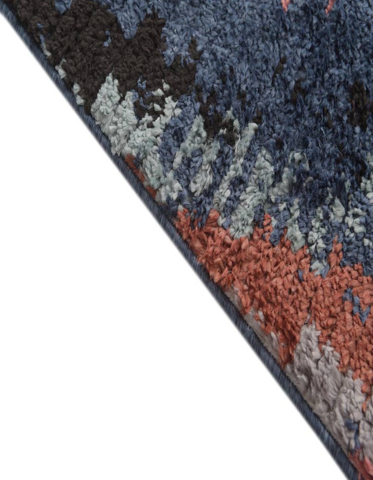 Detail image of  5' x 8' 3 Cherokee Rug