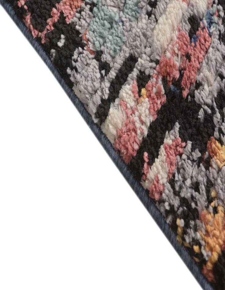 Detail image of  5' x 8' 3 Cherokee Rug