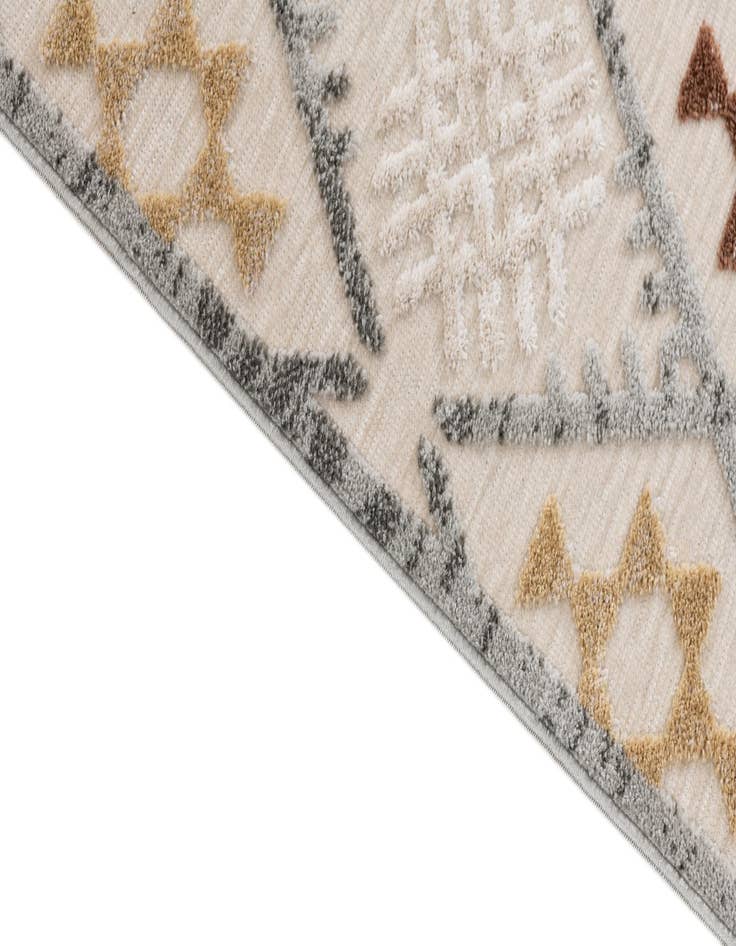 Detail image of  5' x 7' 6 Cherokee Rug