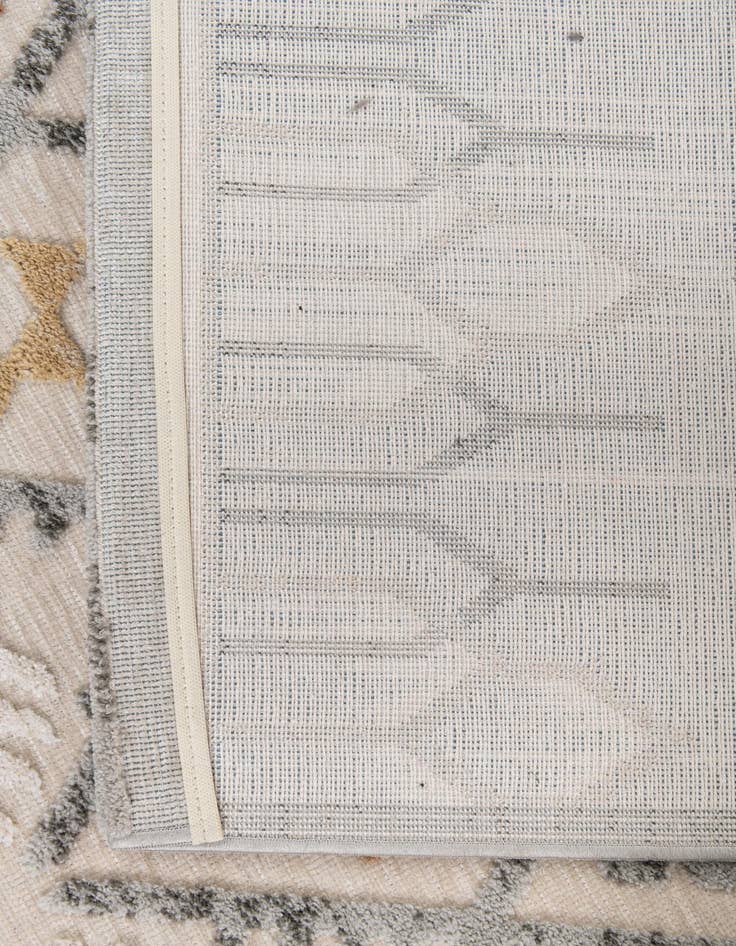 Detail image of  5' x 7' 6 Cherokee Rug