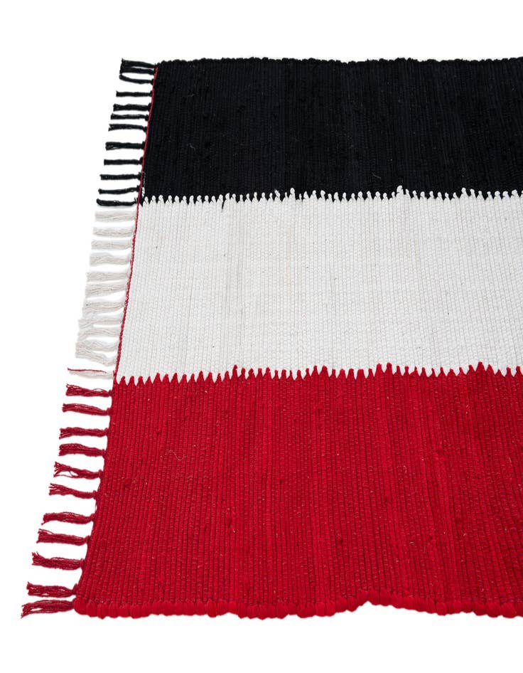 Detail image of  3' x 4' 9  Hand Woven Chindi Cotton Rug