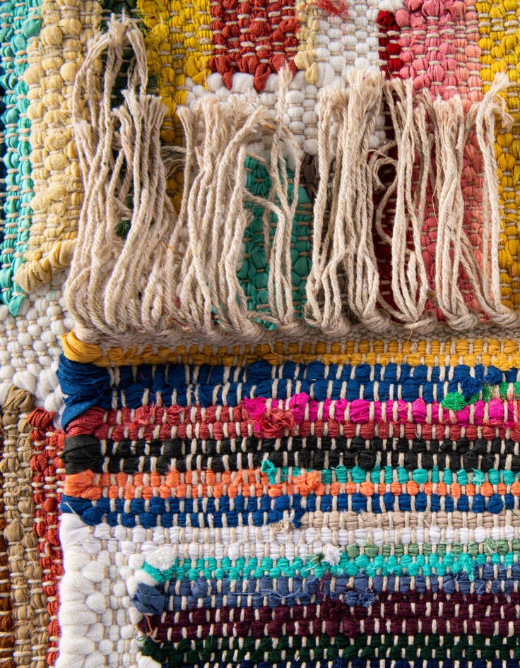 Detail image of  5' 1 x 8'  Hand Woven Chindi Trellis Rug