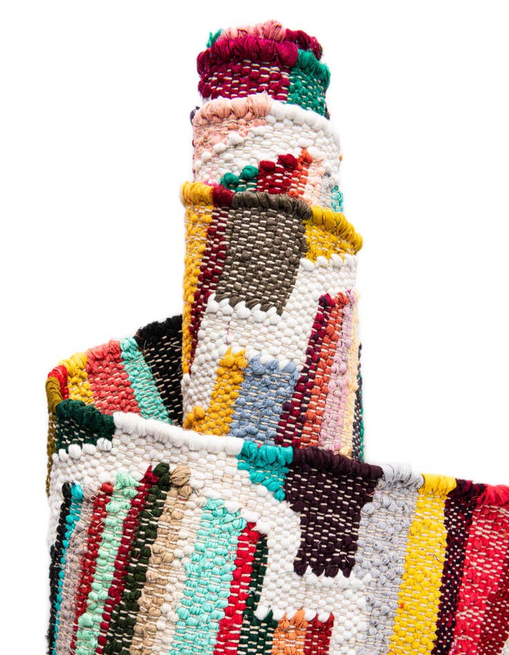 Detail image of  5' 1 x 8'  Hand Woven Chindi Trellis Rug