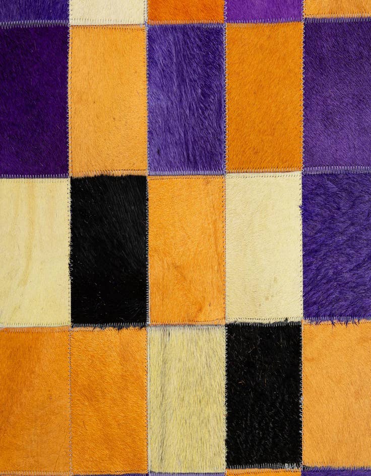 Detail image of  8' x 10' Cowhide - Patchwork Rug