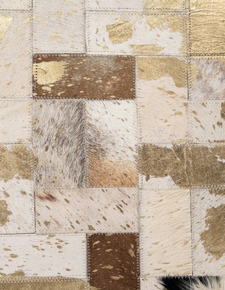 Detail image of  8' x 10' Cowhide - Patchwork Rug