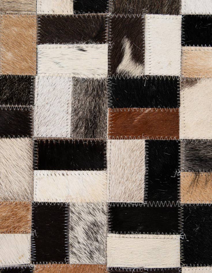Detail image of  8' x 10' Cowhide - Patchwork Rug