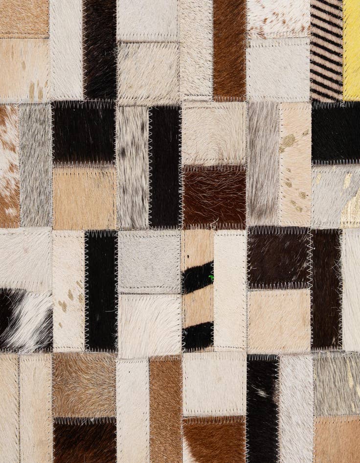 Detail image of  8' x 10' Cowhide - Patchwork Rug