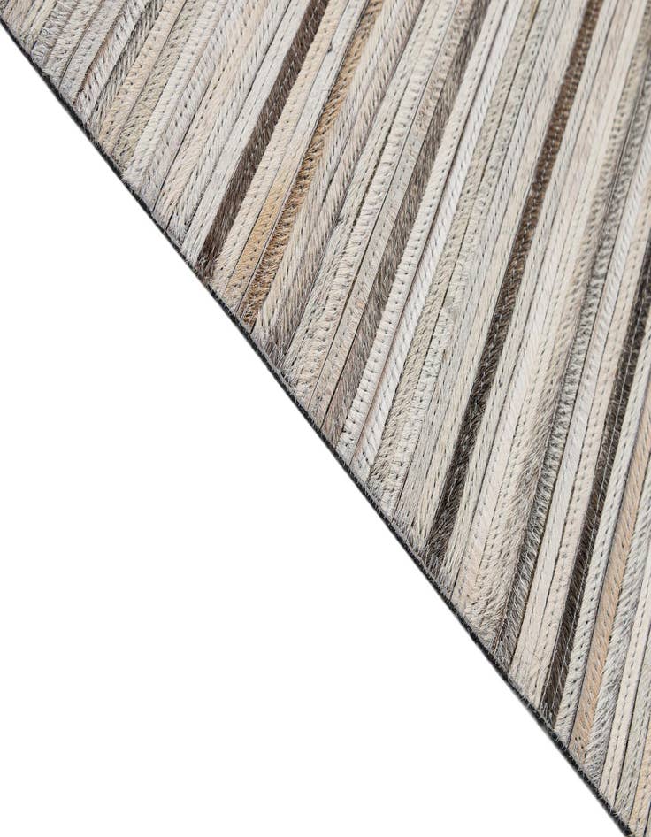 Detail image of  8' x 10' Cowhide - Patchwork Rug