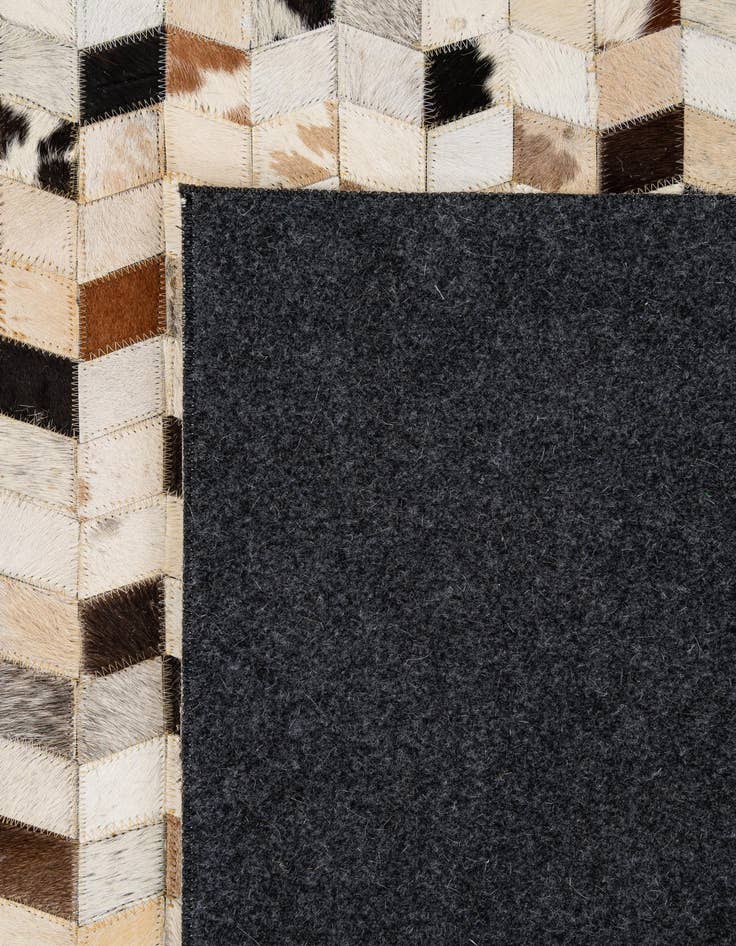 Detail image of  8' x 10' Cowhide - Patchwork Rug