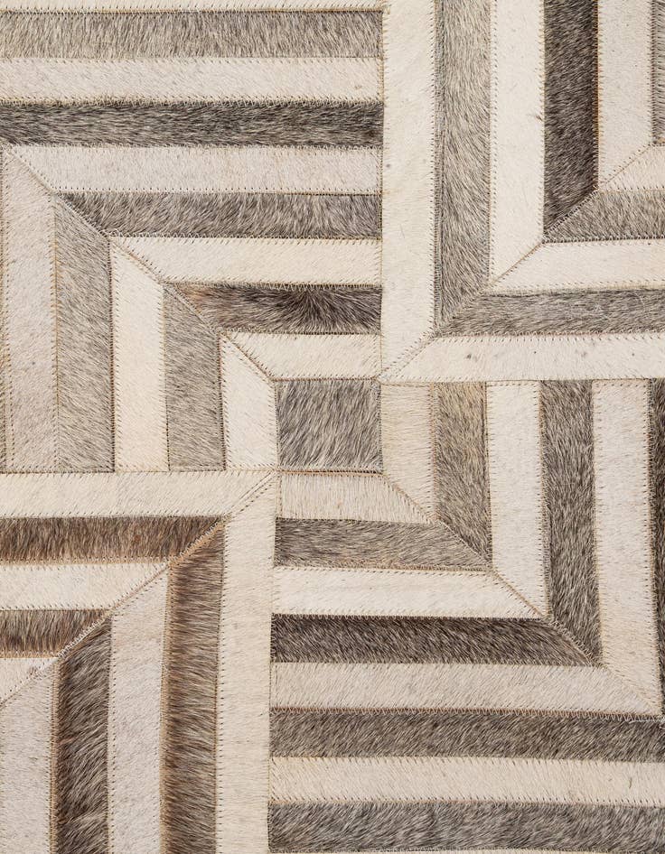 Detail image of  5' 2 x 8' Cowhide - Patchwork Rug