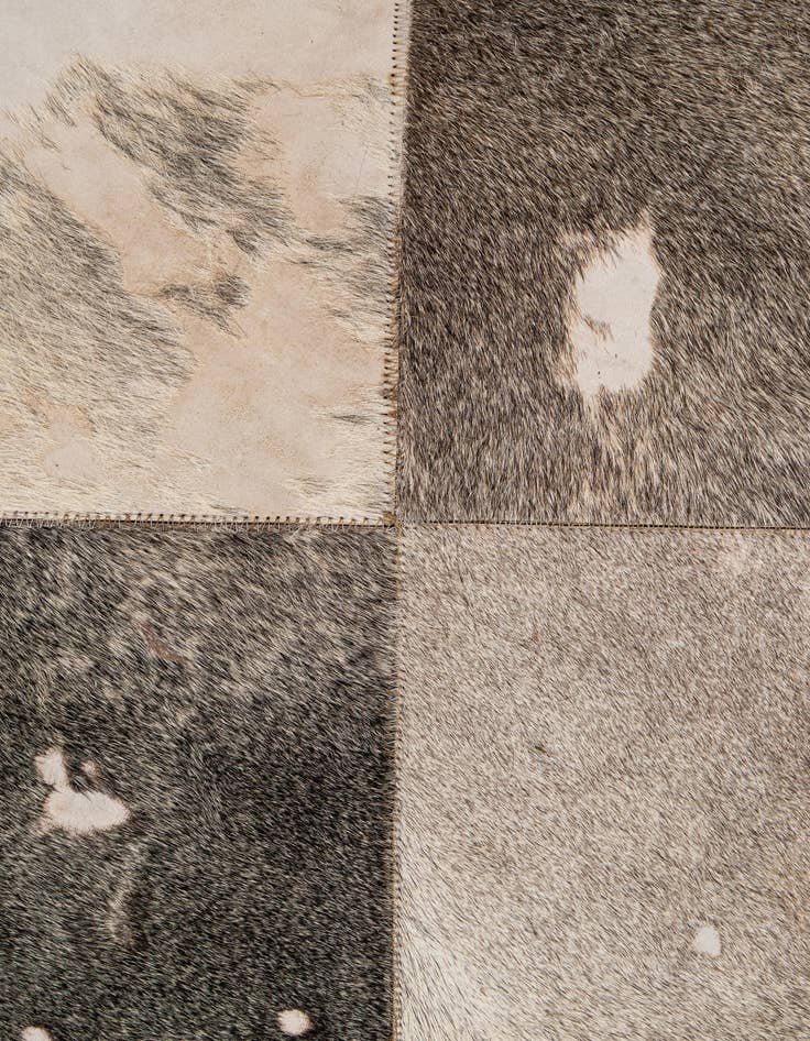 Detail image of  5' 2 x 8' Cowhide - Patchwork Rug