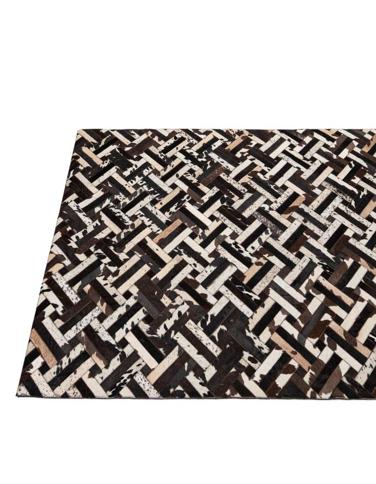 Detail image of  5' 1 x 8' Cowhide - Patchwork Rug