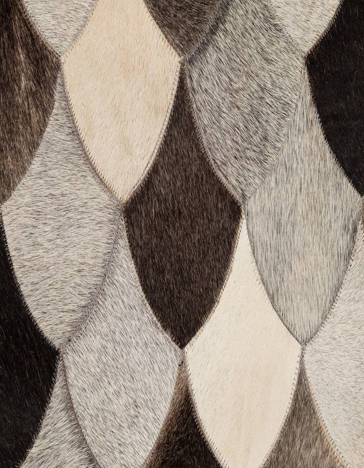 Detail image of  5' 1 x 8' Cowhide - Patchwork Rug