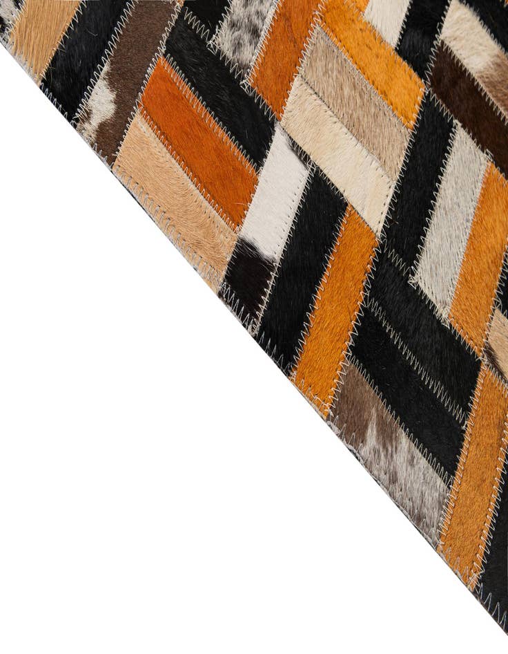 Detail image of  5' x 7' 10 Cowhide - Patchwork Rug
