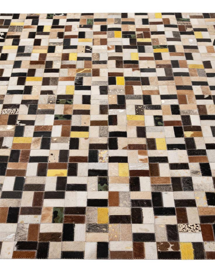 Detail image of  5' 1 x 8' Cowhide - Patchwork Rug