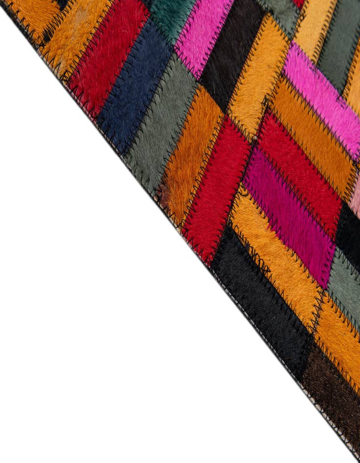 Detail image of  4' 11 x 7' 11 Cowhide - Patchwork Rug