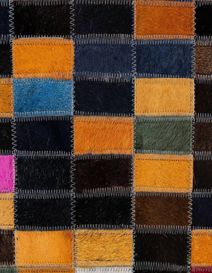 Detail image of  5' 1 x 8' Cowhide - Patchwork Rug