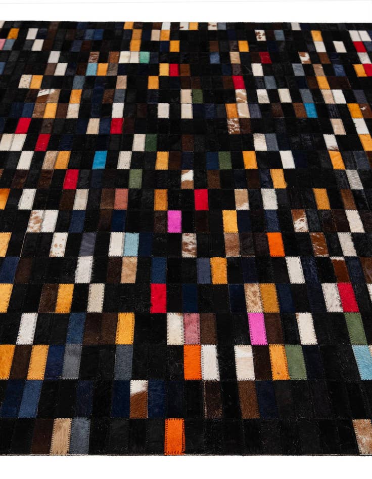 Detail image of  5' 2 x 8' Cowhide - Patchwork Rug