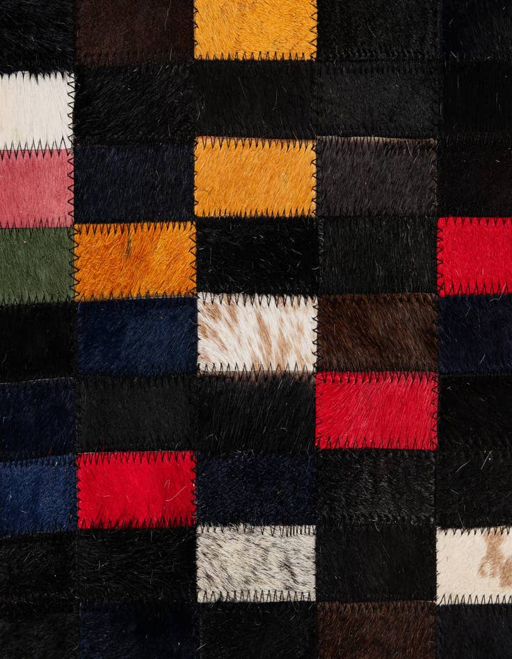 Detail image of  5' 2 x 8' Cowhide - Patchwork Rug