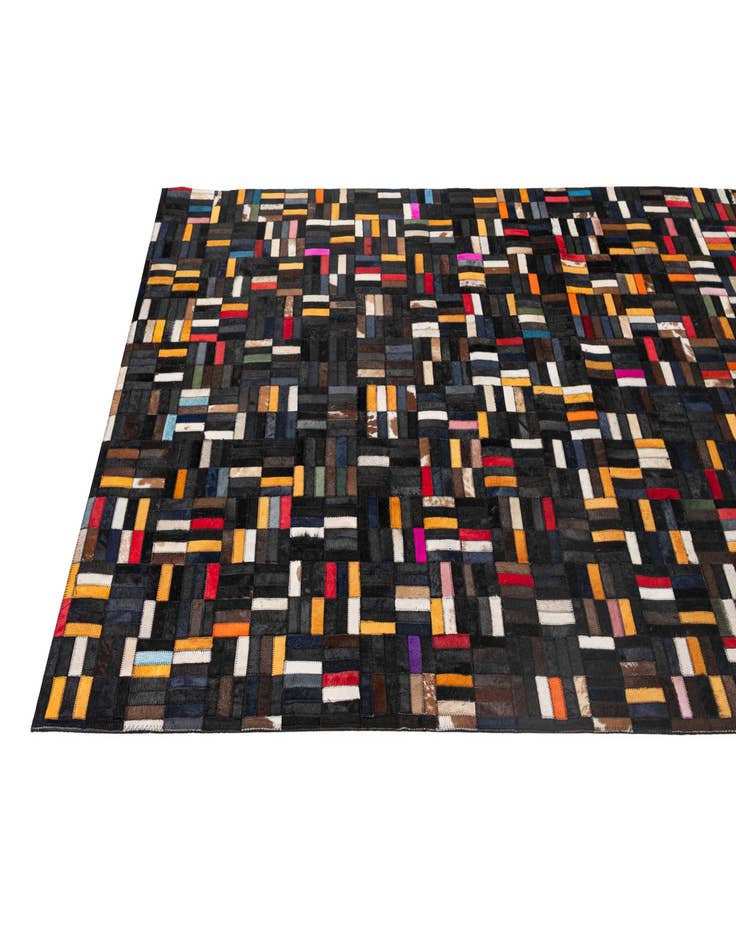 Detail image of  5' 1 x 8' Cowhide - Patchwork Rug