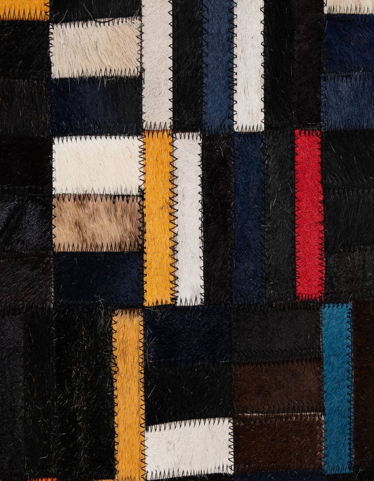 Detail image of  5' 1 x 8' Cowhide - Patchwork Rug
