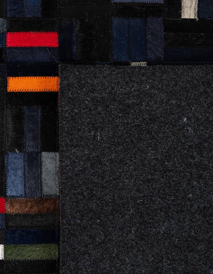 Detail image of  5' 1 x 8' Cowhide - Patchwork Rug