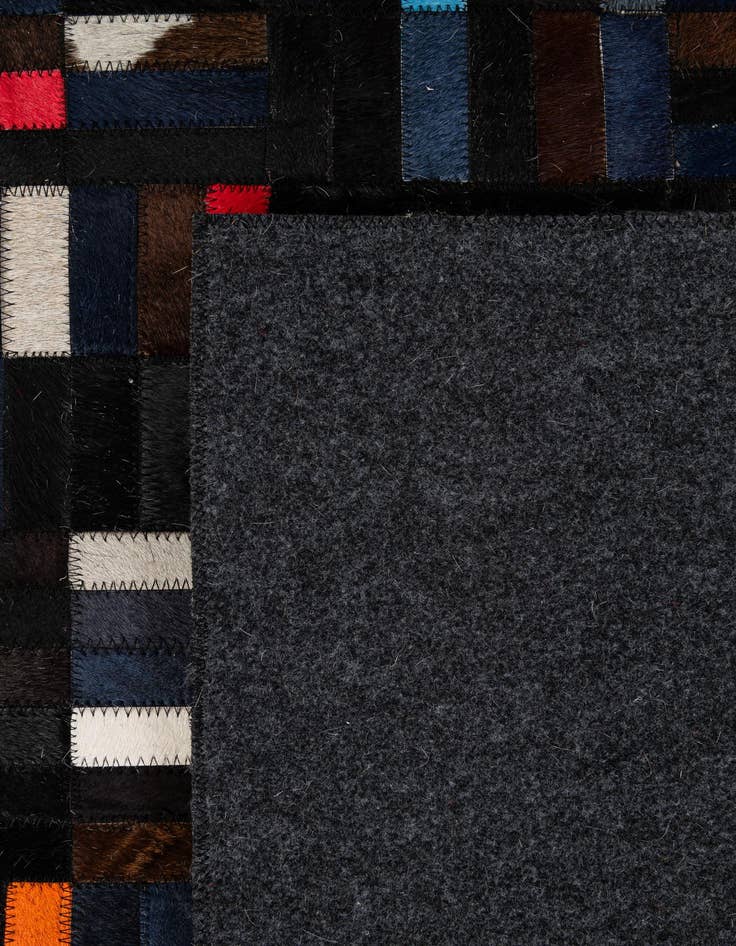 Detail image of  5' 1 x 8' Cowhide - Patchwork Rug
