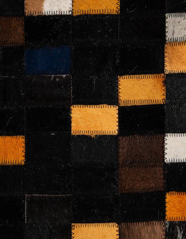 Detail image of  5' 1 x 8' Cowhide - Patchwork Rug