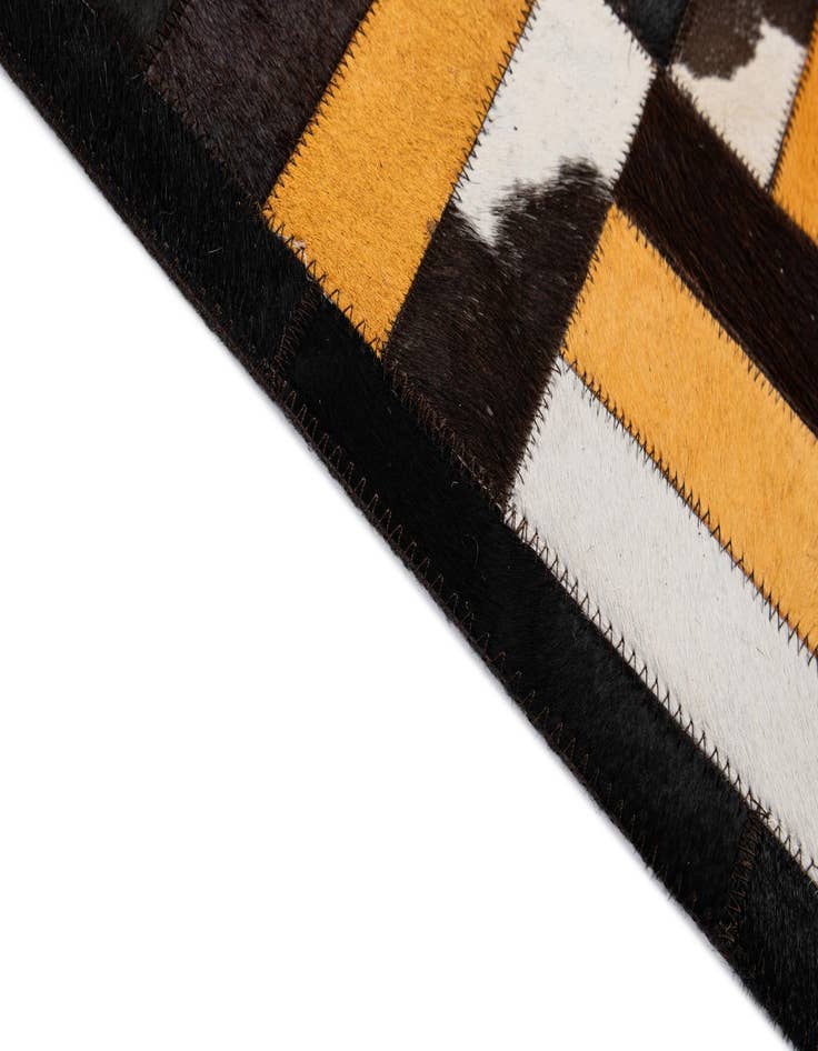 Detail image of  5' 2 x 8' Cowhide - Patchwork Rug