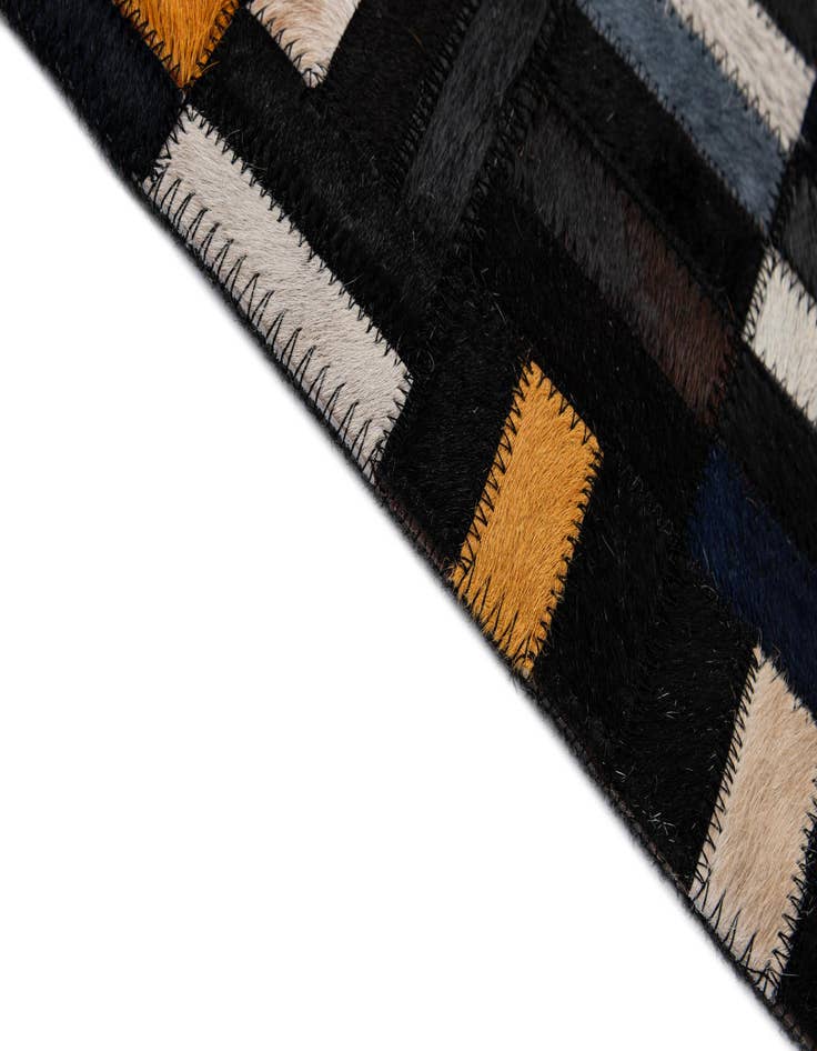 Detail image of  5' 1 x 8' Cowhide - Patchwork Rug
