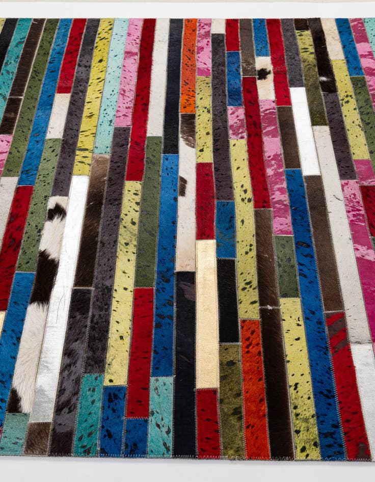 Detail image of  5' 1 x 8' Cowhide - Patchwork Rug