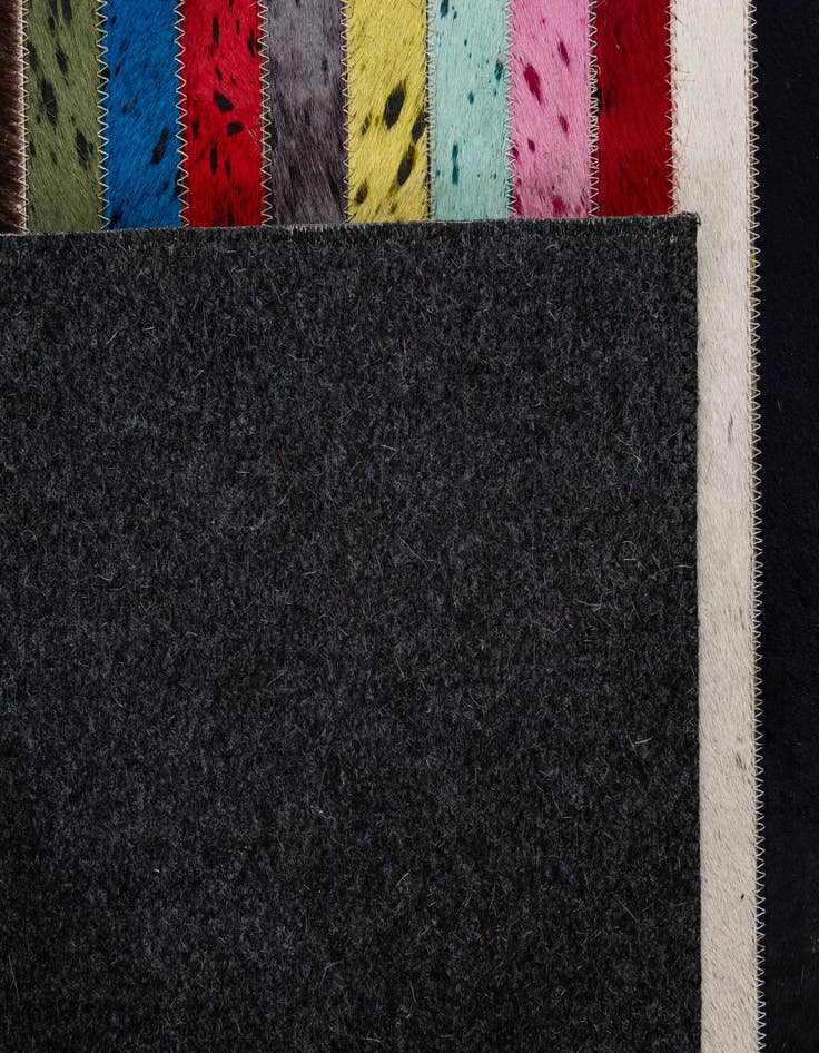 Detail image of  5' 1 x 8' Cowhide - Patchwork Rug