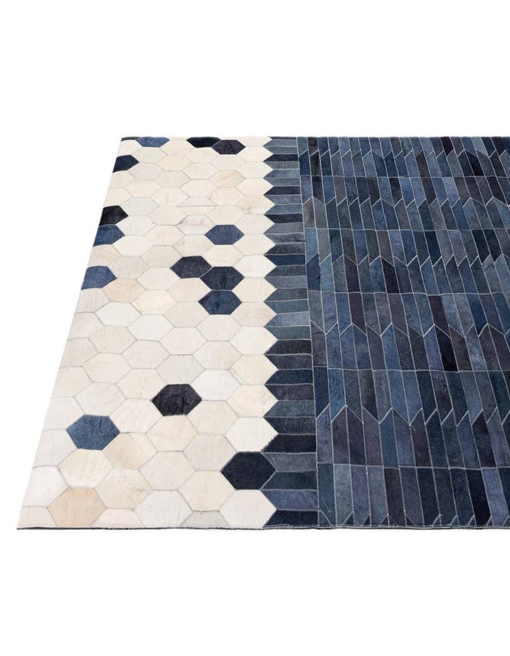 Detail image of  5' 1 x 8' Cowhide - Patchwork Rug