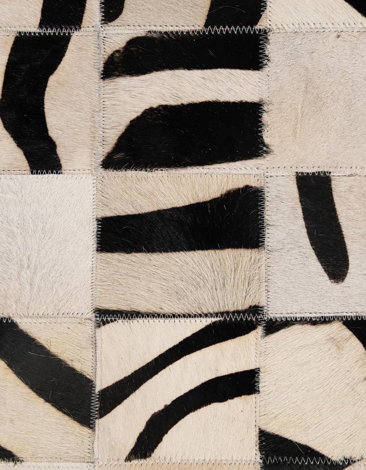 Detail image of  5' x 7' 10 Cowhide - Patchwork Rug