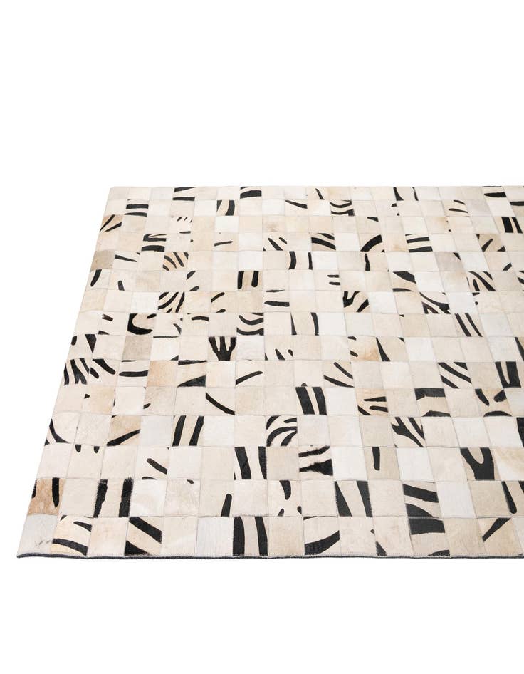 Detail image of  5' x 7' 10 Cowhide - Patchwork Rug