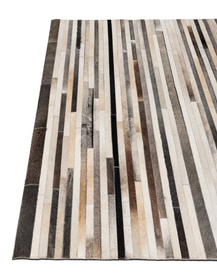 Detail image of  5' x 7' 11 Cowhide - Patchwork Rug