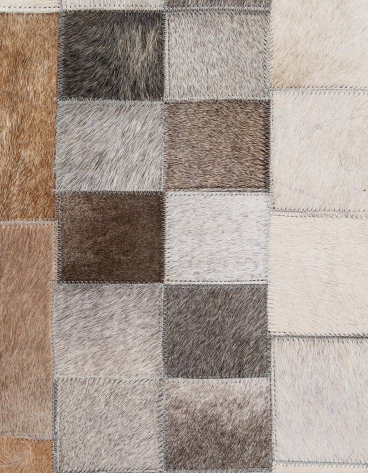 Detail image of  5' 1 x 8' Cowhide - Patchwork Rug