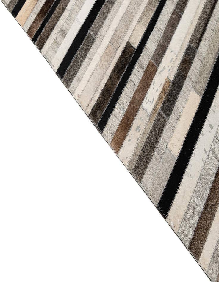 Detail image of  5' 1 x 8' Cowhide - Patchwork Rug