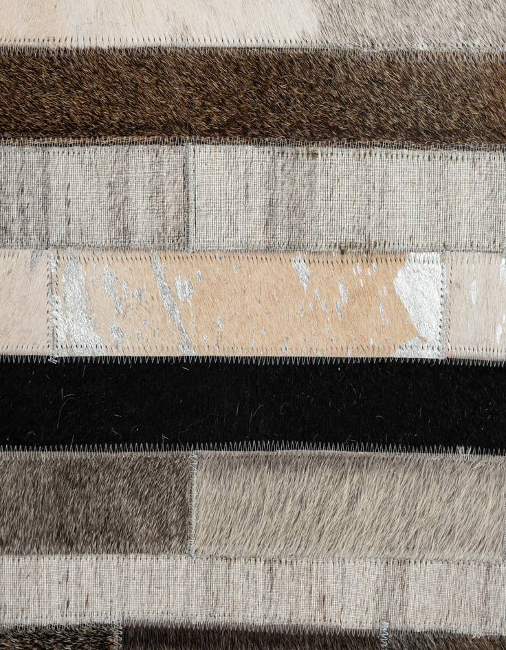 Detail image of  5' 1 x 8' Cowhide - Patchwork Rug