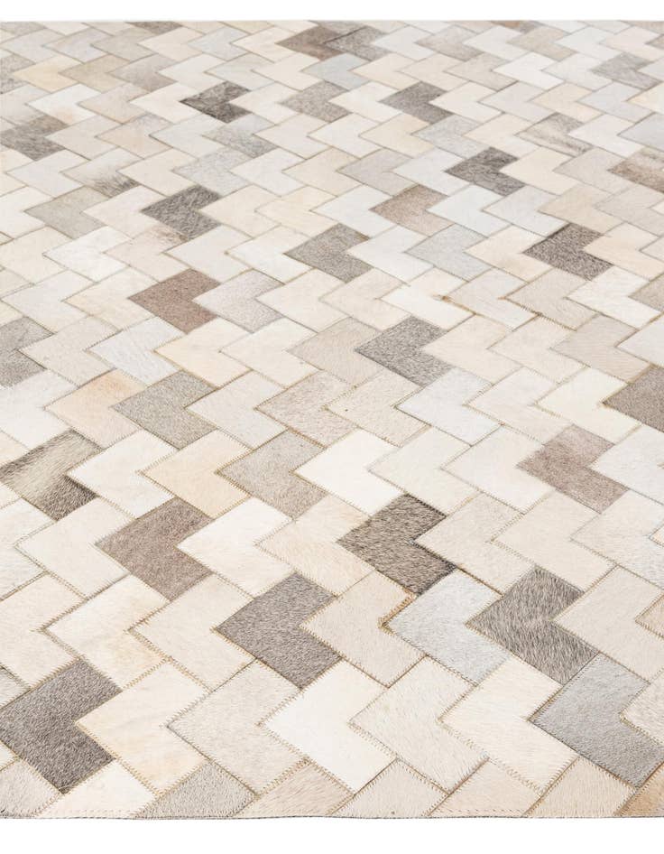 Detail image of  5' 2 x 8' Cowhide - Patchwork Rug