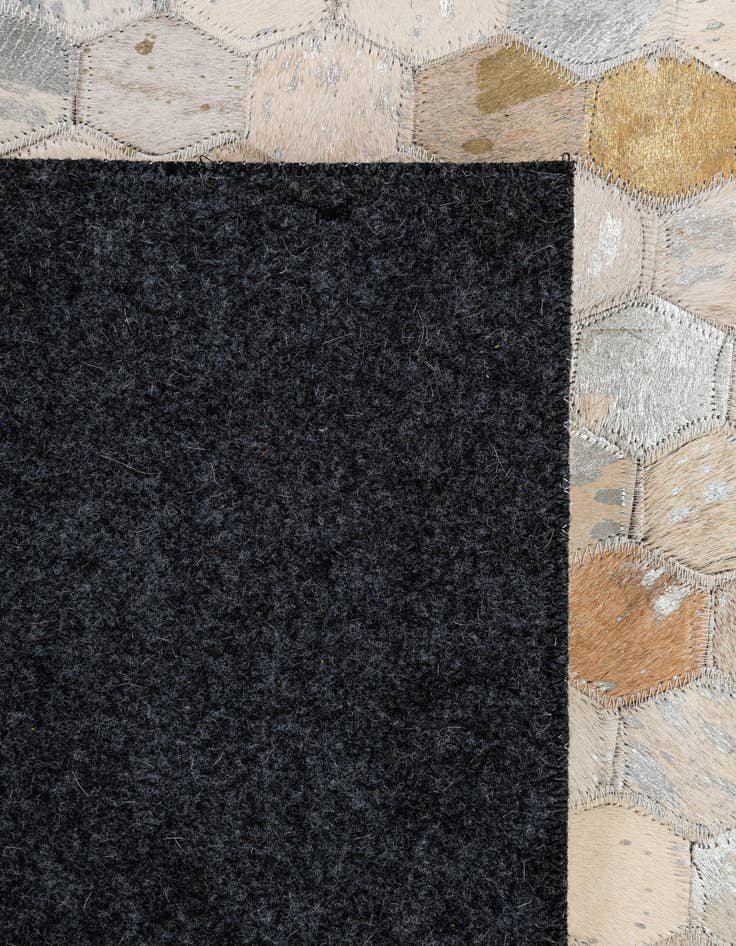 Detail image of  5' 1 x 8' Cowhide - Patchwork Rug