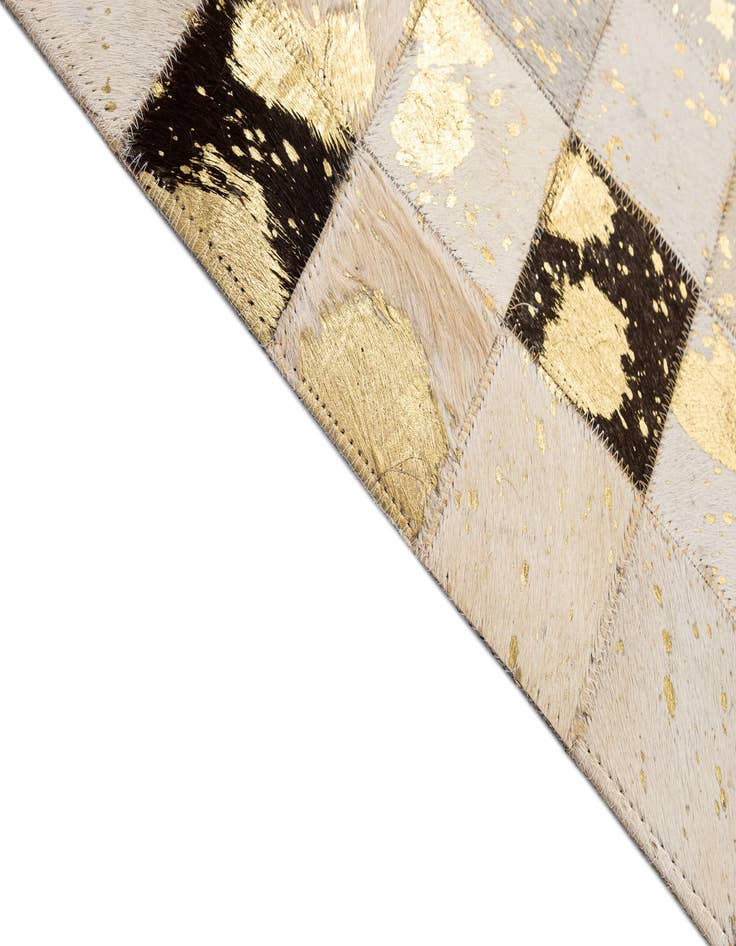 Detail image of  5' 1 x 8' Cowhide - Patchwork Rug