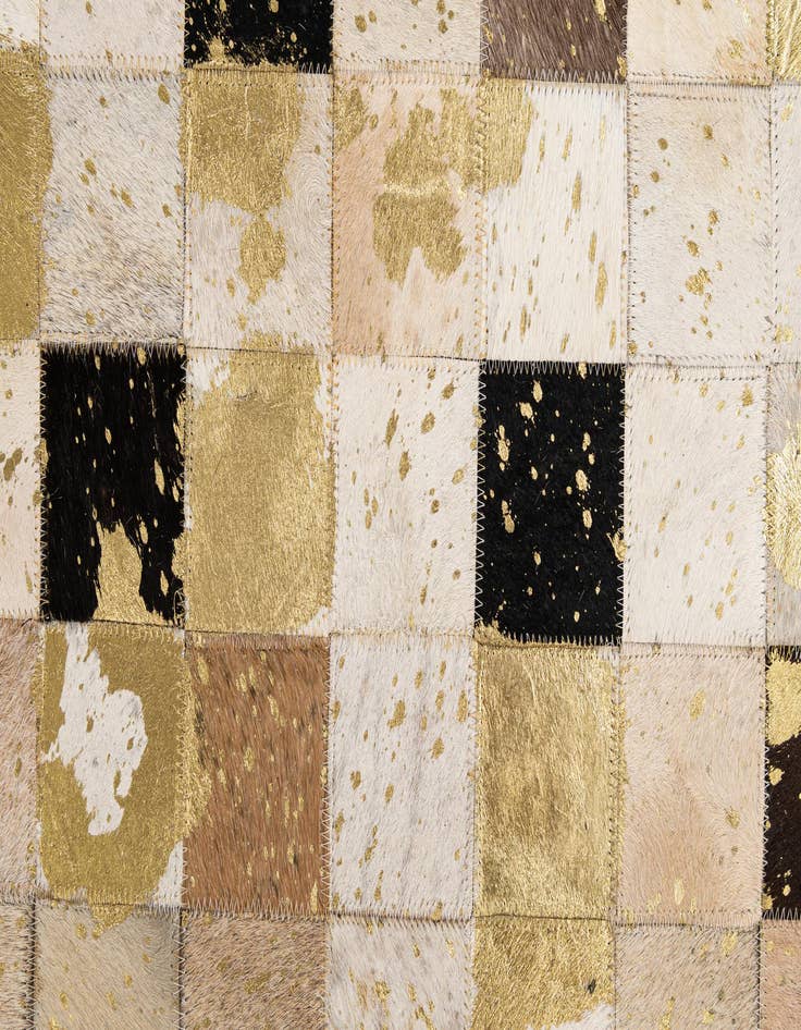 Detail image of  5' 1 x 8' Cowhide - Patchwork Rug